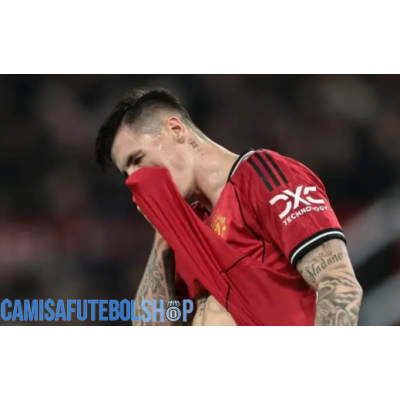 O ex-jogador do Manchester United Paul Parker questionou a contratação de Cesc Fàbregas pela Ineos